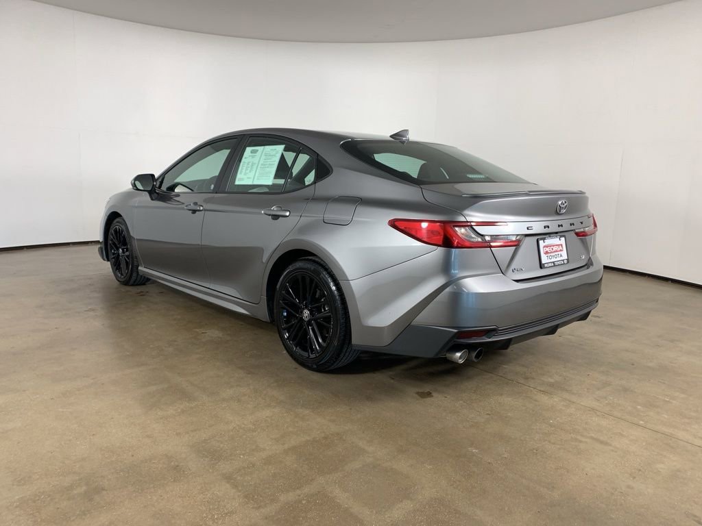 Used 2025 Toyota Camry SE image 14