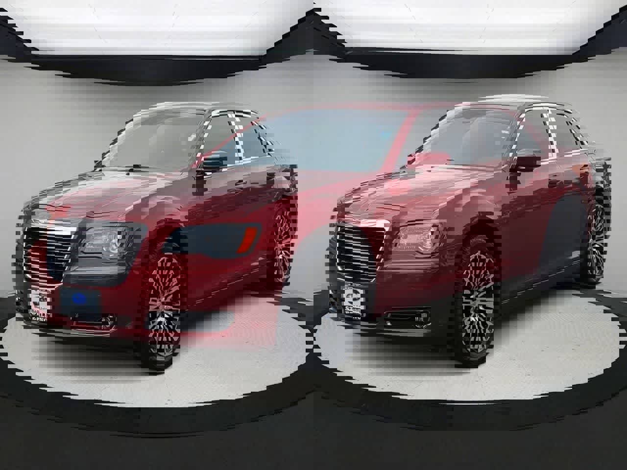 Used 2014 Chrysler 300 S w/ Luxury Group image 4