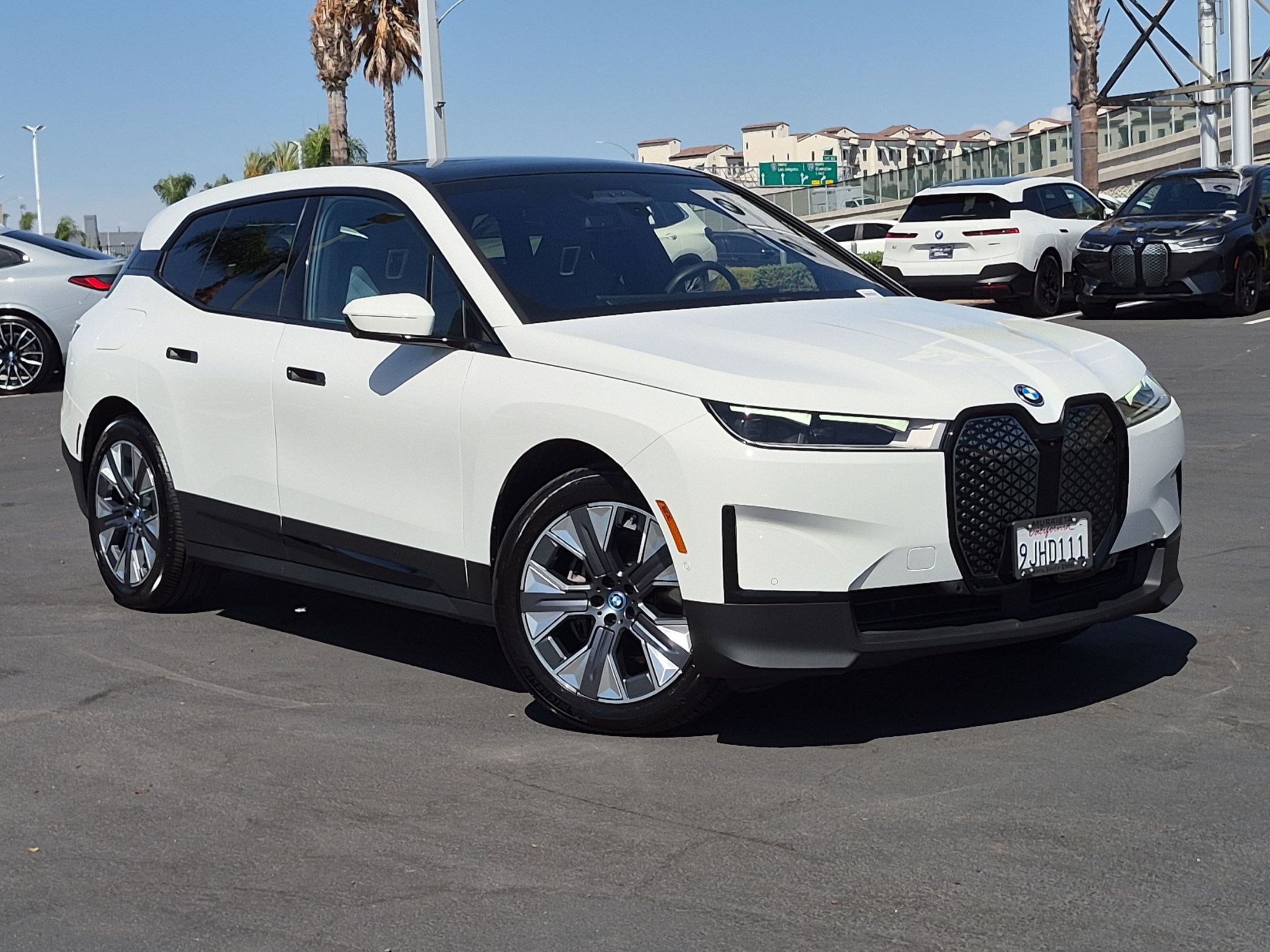 Certified 2024 BMW iX xDrive50 w/ Premium Package AWD/4WD image 2