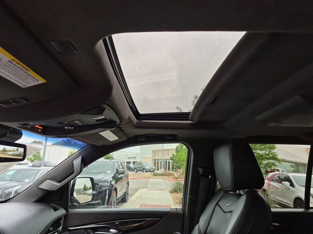 Used 2018 Cadillac Escalade Platinum AWD/4WD image 33