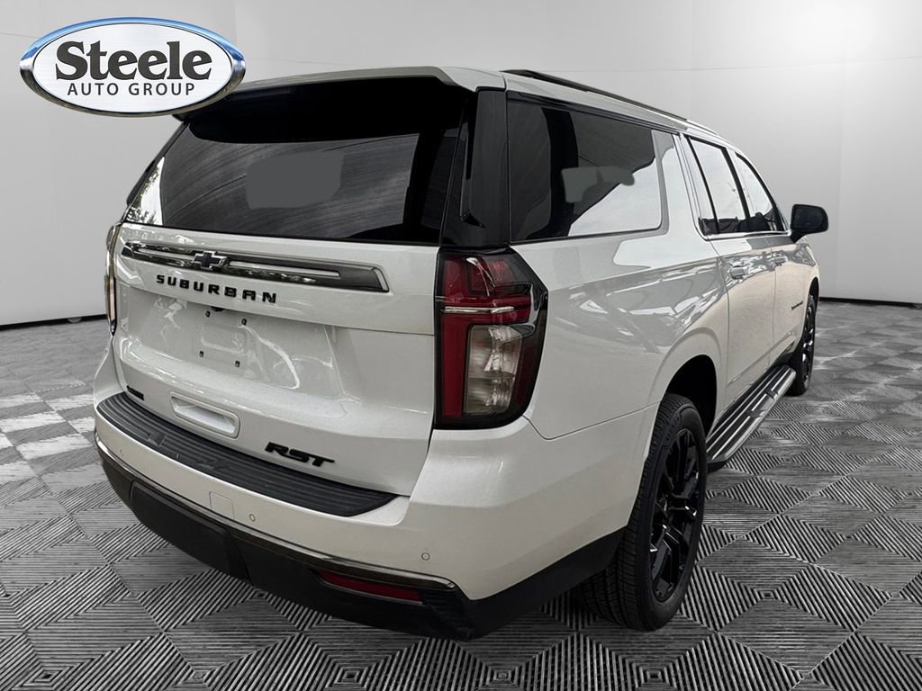 Used 2022 Chevrolet Suburban RST w/ Luxury Package AWD/4WD image 5