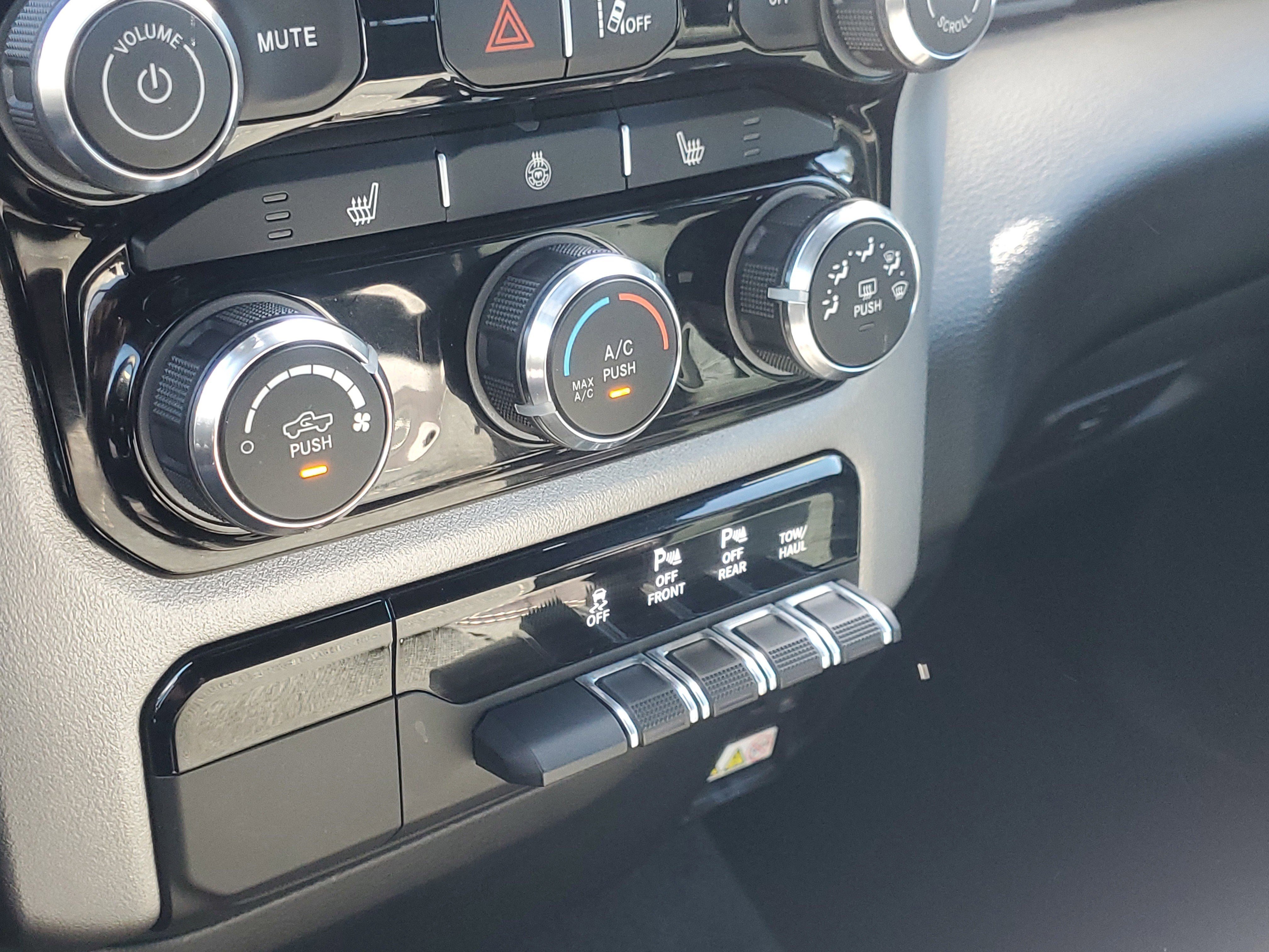 Used 2025 RAM 1500 Big Horn image 27