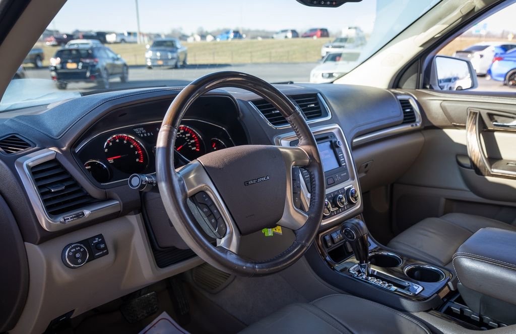 Used 2016 GMC Acadia Denali image 2