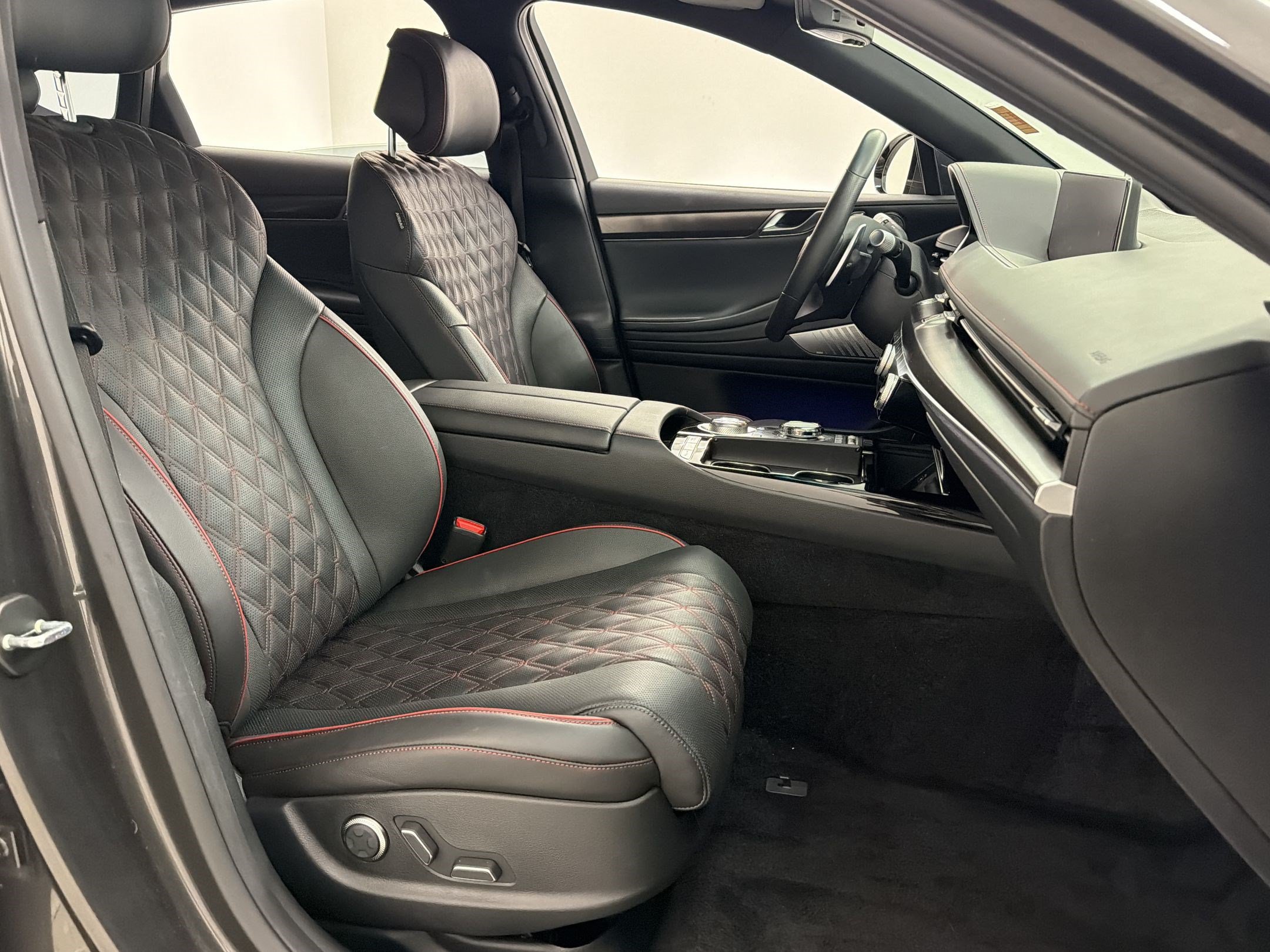 Used 2024 Genesis G80 3.5T Sport AWD/4WD image 25