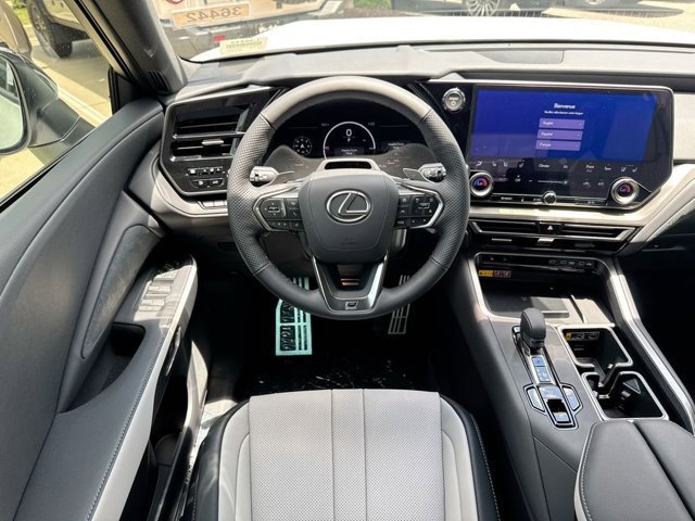New 2026 Lexus TX 500h AWD image 18