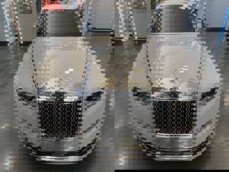 Used 2024 Rolls-Royce Phantom Sedan RWD image 4