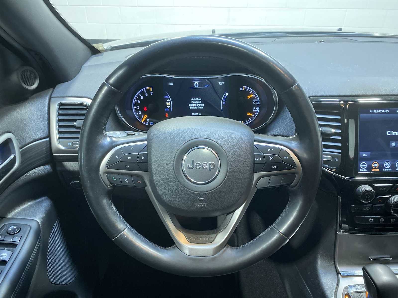 Used 2019 Jeep Grand Cherokee Altitude image 15