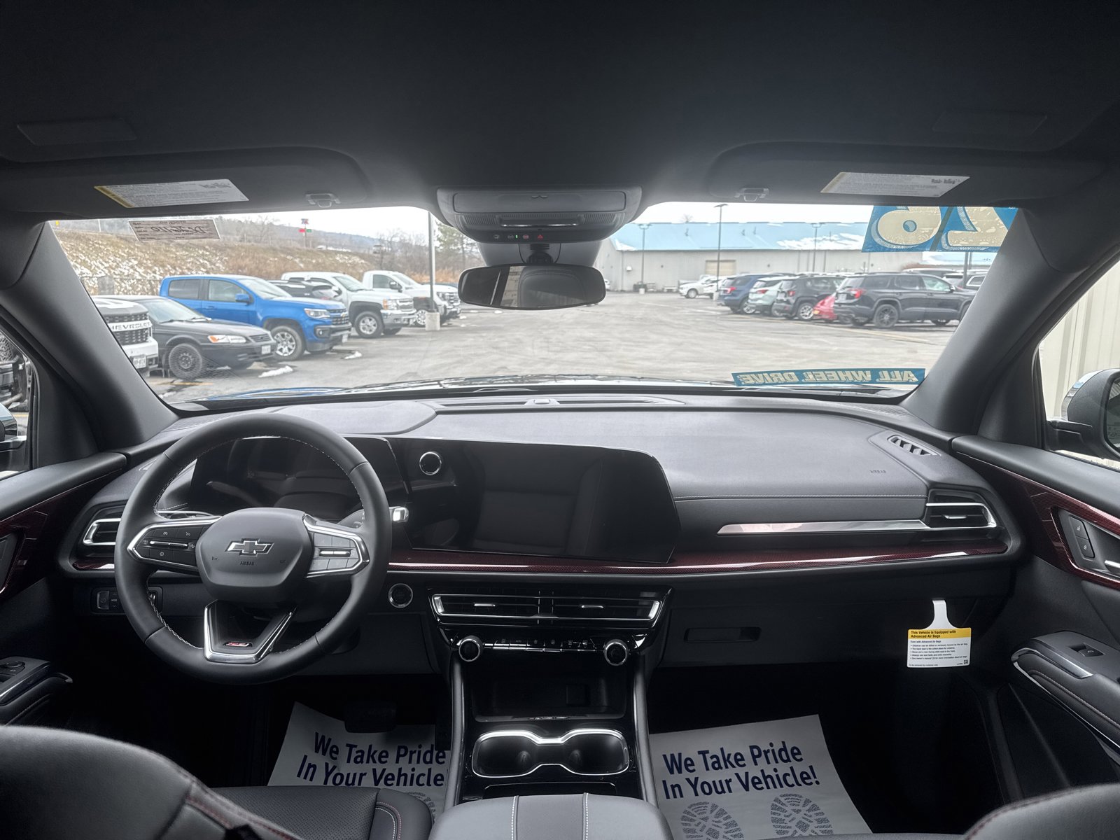 New 2026 Chevrolet Traverse Z71 w/ LPO, Floor Liner Package AWD/4WD image 8