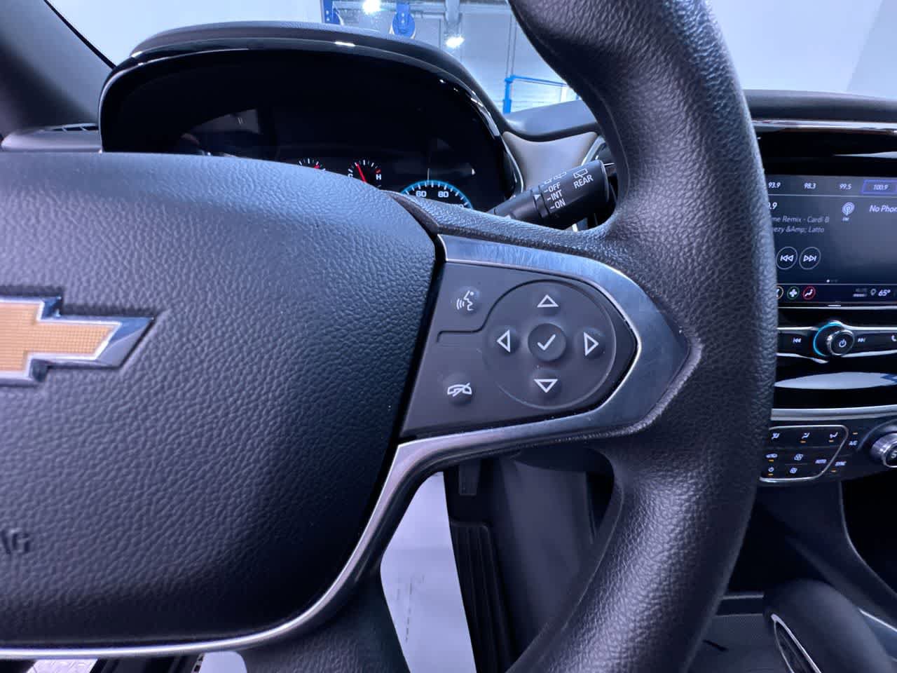 Used 2023 Chevrolet Traverse LS FWD image 21