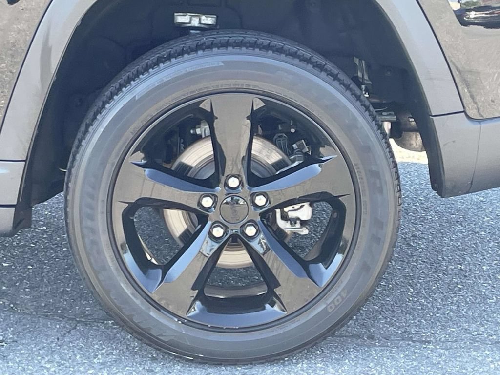 Used 2023 Jeep Grand Cherokee Altitude AWD/4WD image 51