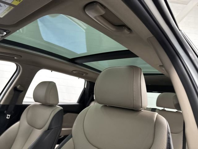 Used 2023 Hyundai Santa Fe SEL Premium image 7