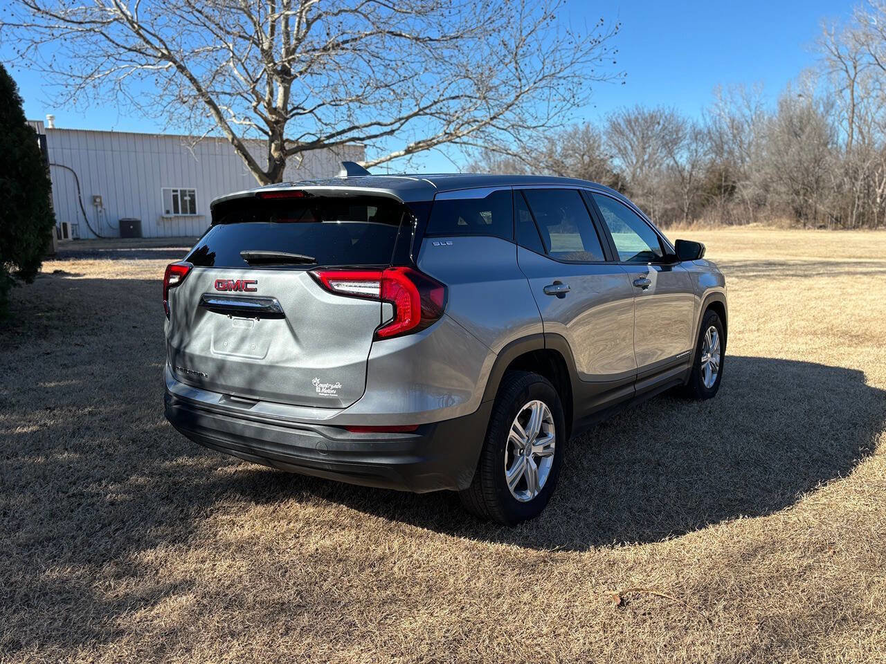 Used 2024 GMC Terrain SLE image 5