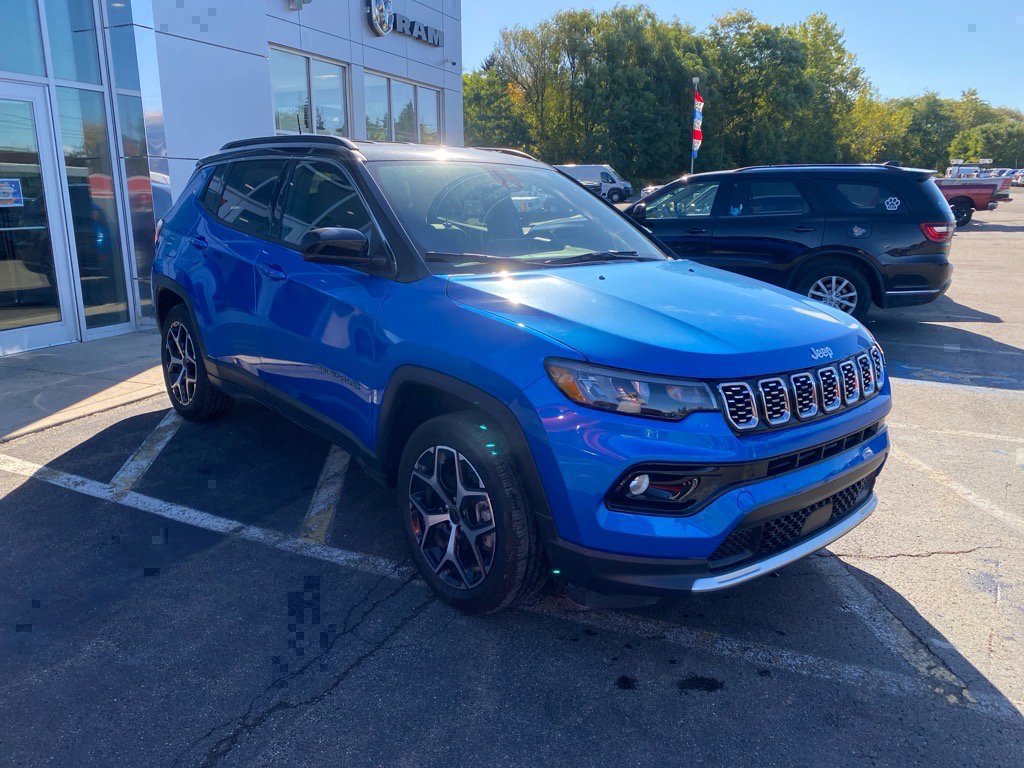 Used 2025 Jeep Compass Limited image 7