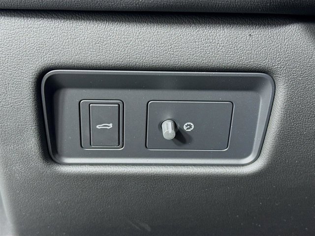 New 2024 Jaguar XF R-Dynamic SE image 10