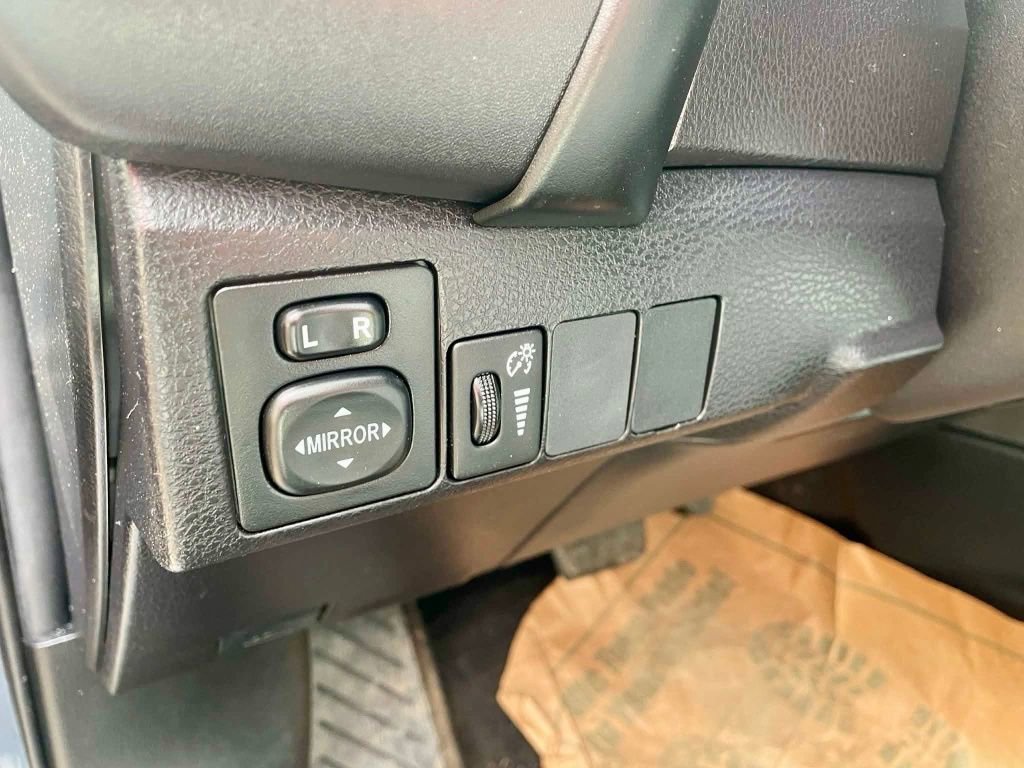 Used 2019 Toyota Corolla L image 19