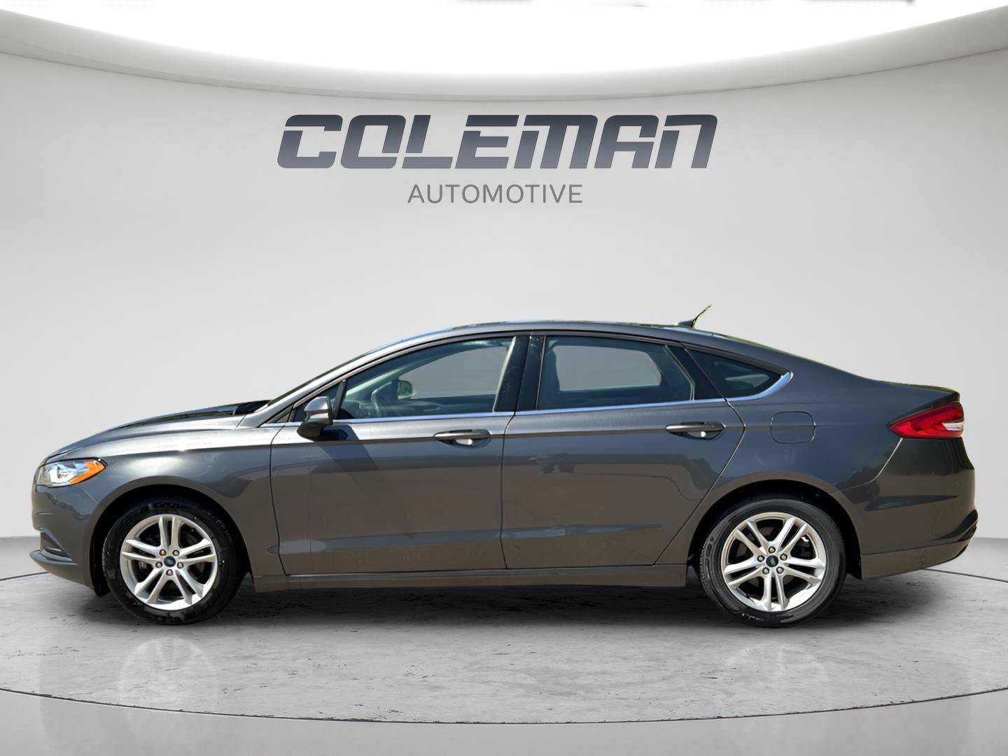 Used 2018 Ford Fusion SE FWD image 5