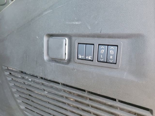 Certified 2025 GMC Yukon XL Denali image 11