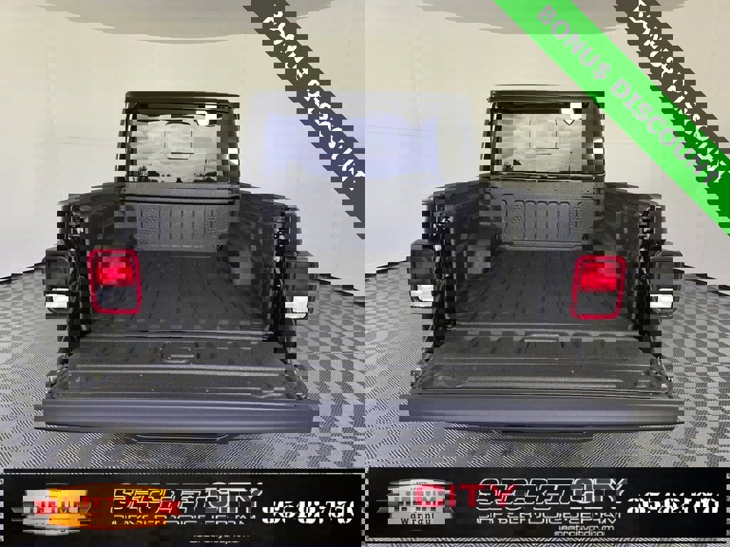 New 2025 Jeep Gladiator Sport image 29