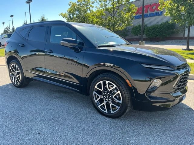Used 2025 Chevrolet Blazer RS w/ Enhanced Convenience Package AWD/4WD image 2