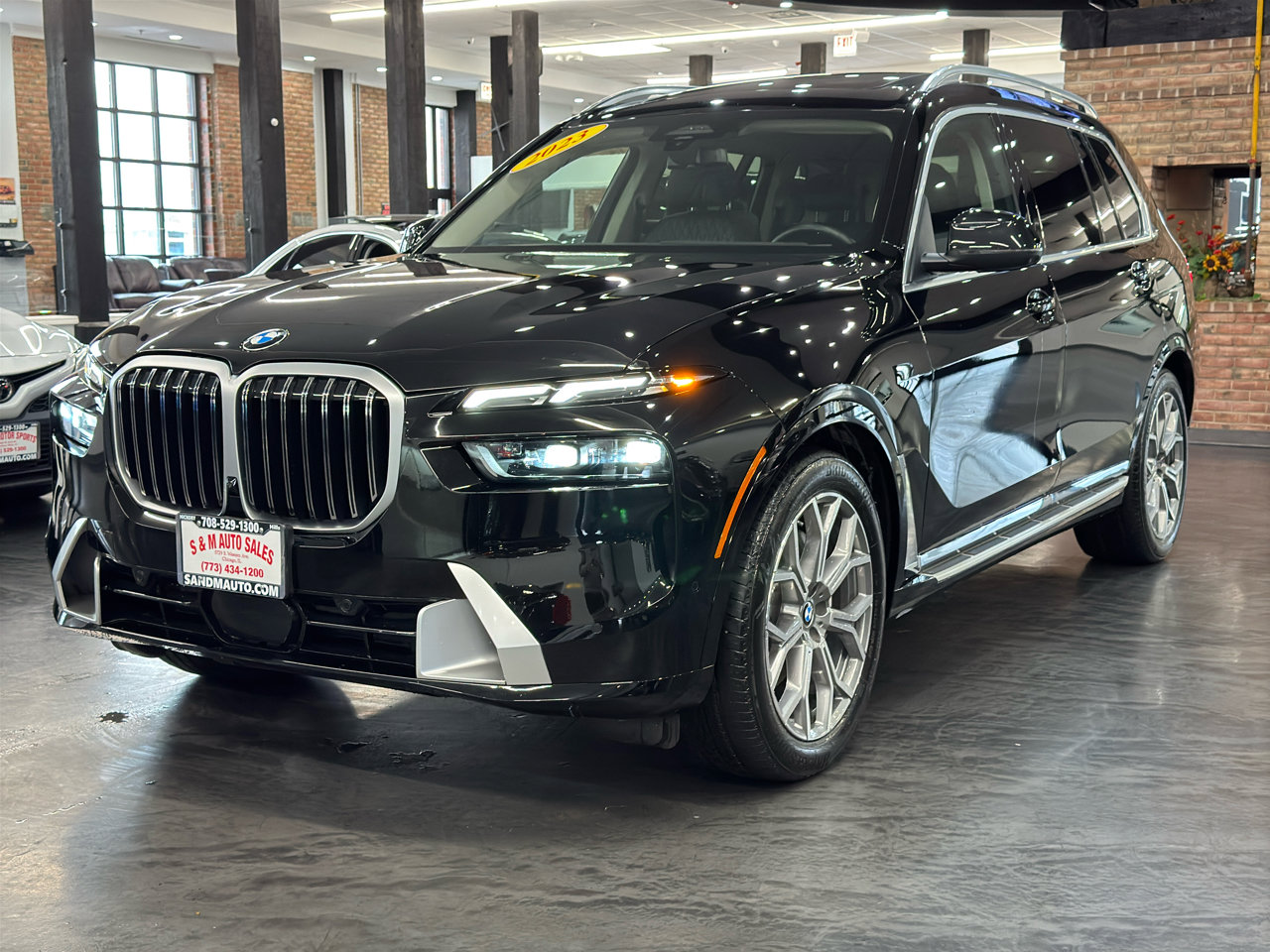 Used 2023 BMW X7 xDrive40i w/ Premium Package image 7