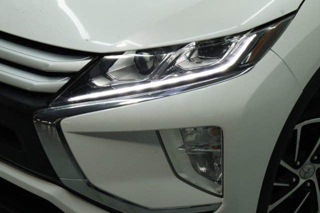 Used 2020 Mitsubishi Eclipse Cross ES FWD image 2