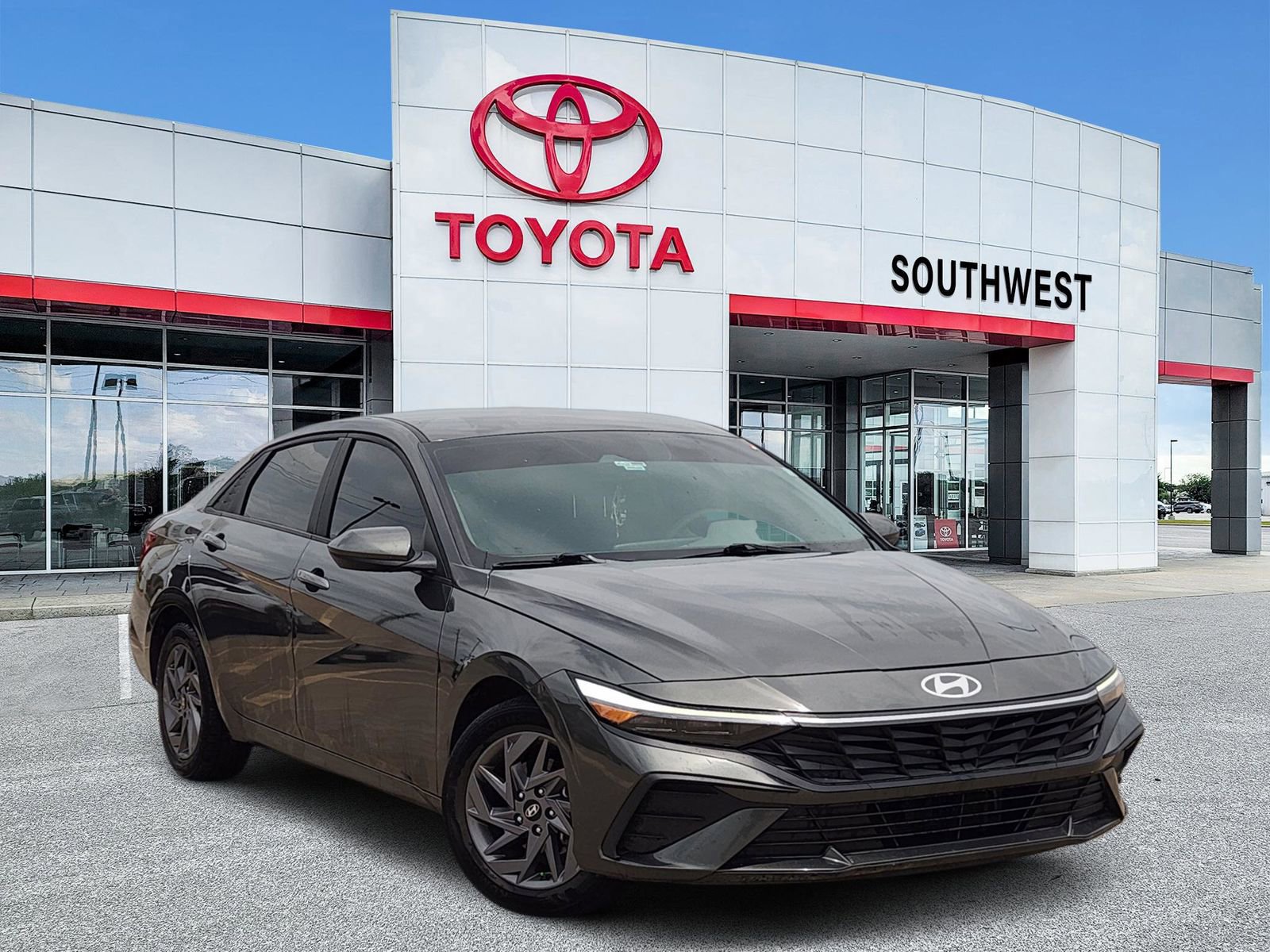 Used 2024 Hyundai Elantra Blue FWD image 1