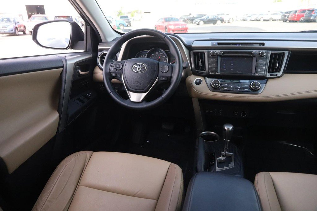 Used 2015 Toyota RAV4 Limited w/ Technology Package image 24