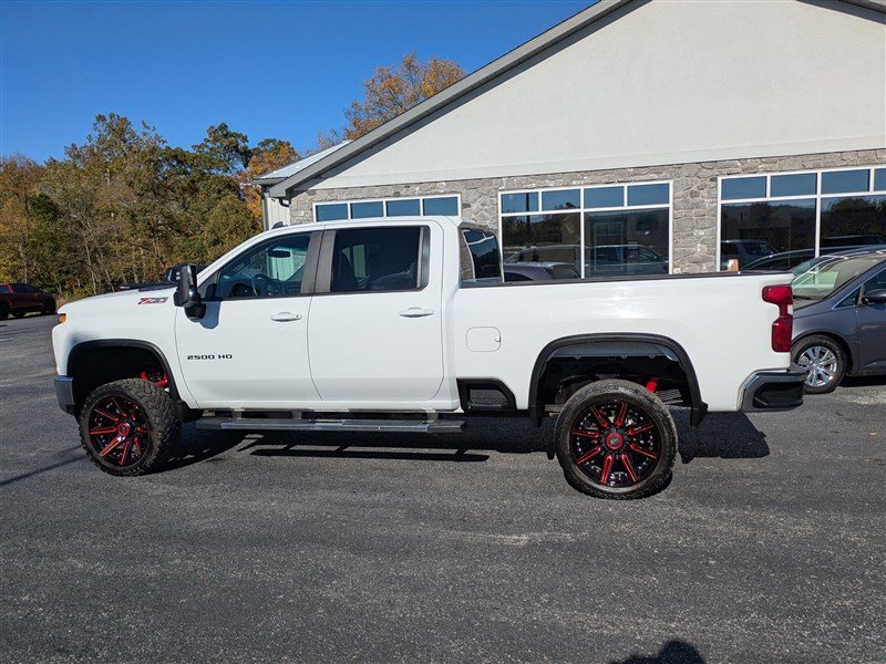 Used 2021 Chevrolet Silverado 2500 LT w/ Z71 Off-Road Package AWD/4WD image 4