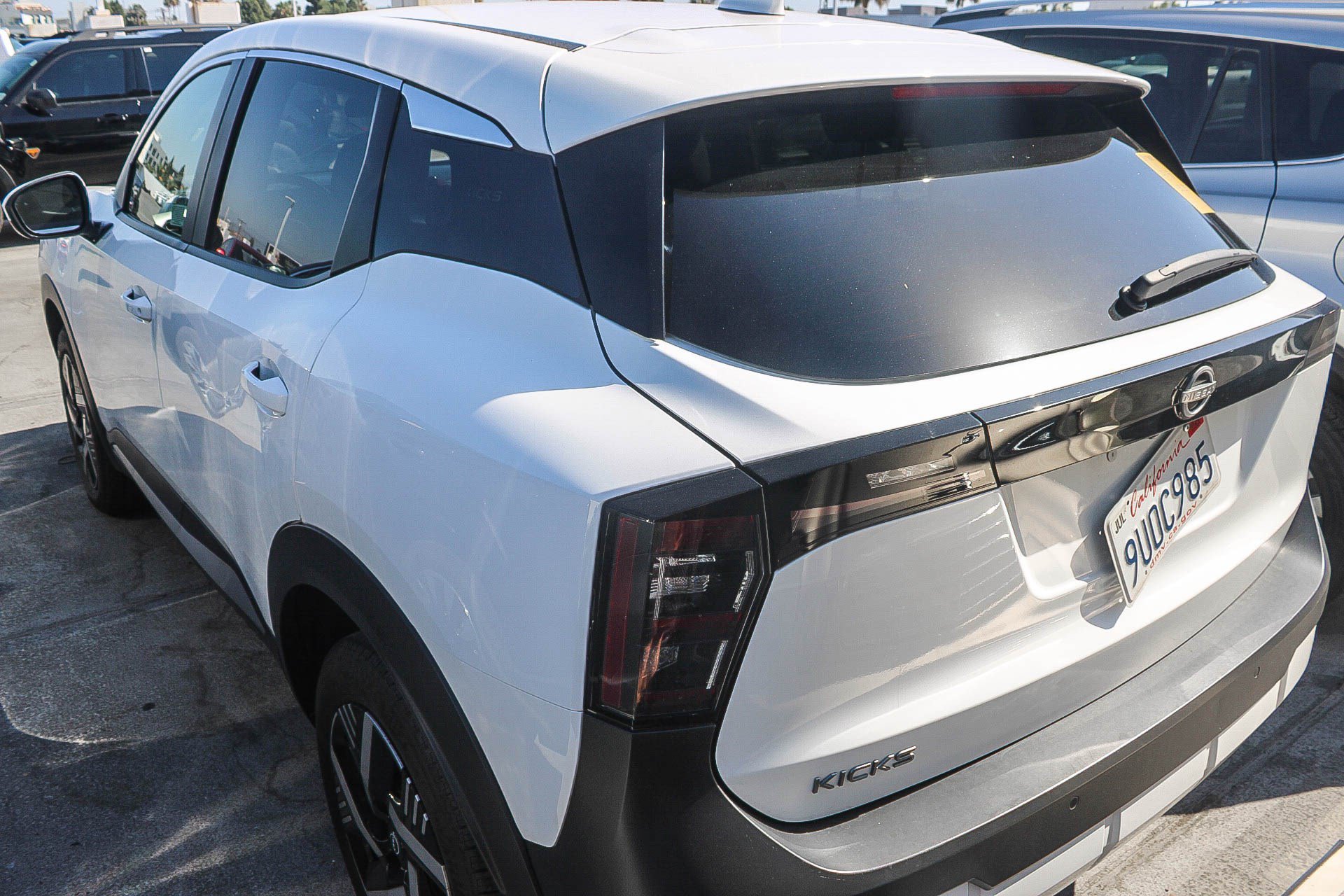 Used 2025 Nissan Kicks SV w/ Charging Package FWD image 12