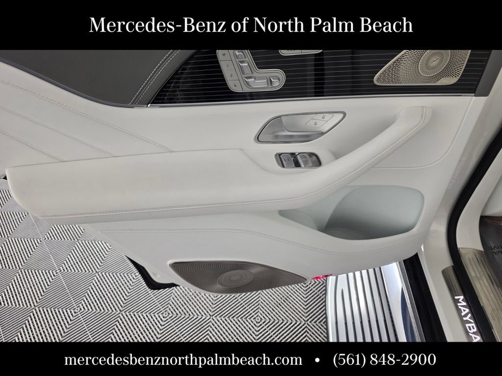 Used 2022 Mercedes-Benz Maybach GLS 600 4MATIC image 17