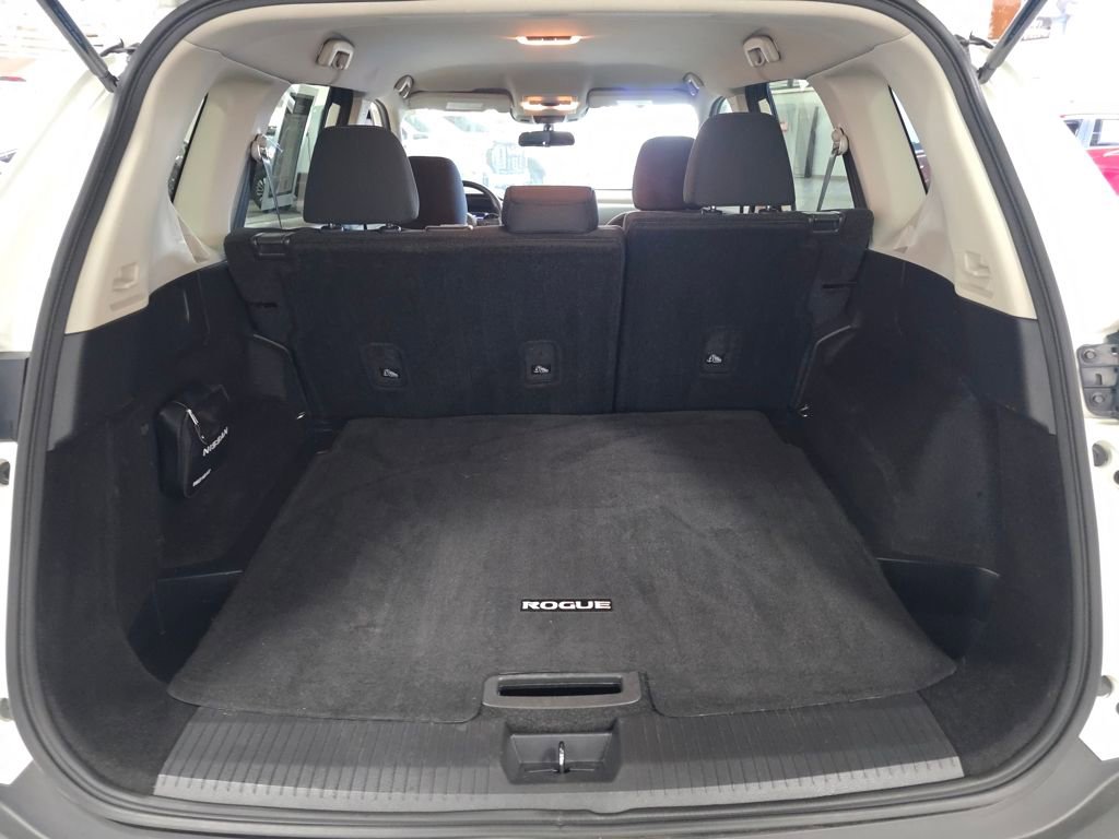 Used 2023 Nissan Rogue S AWD/4WD image 11