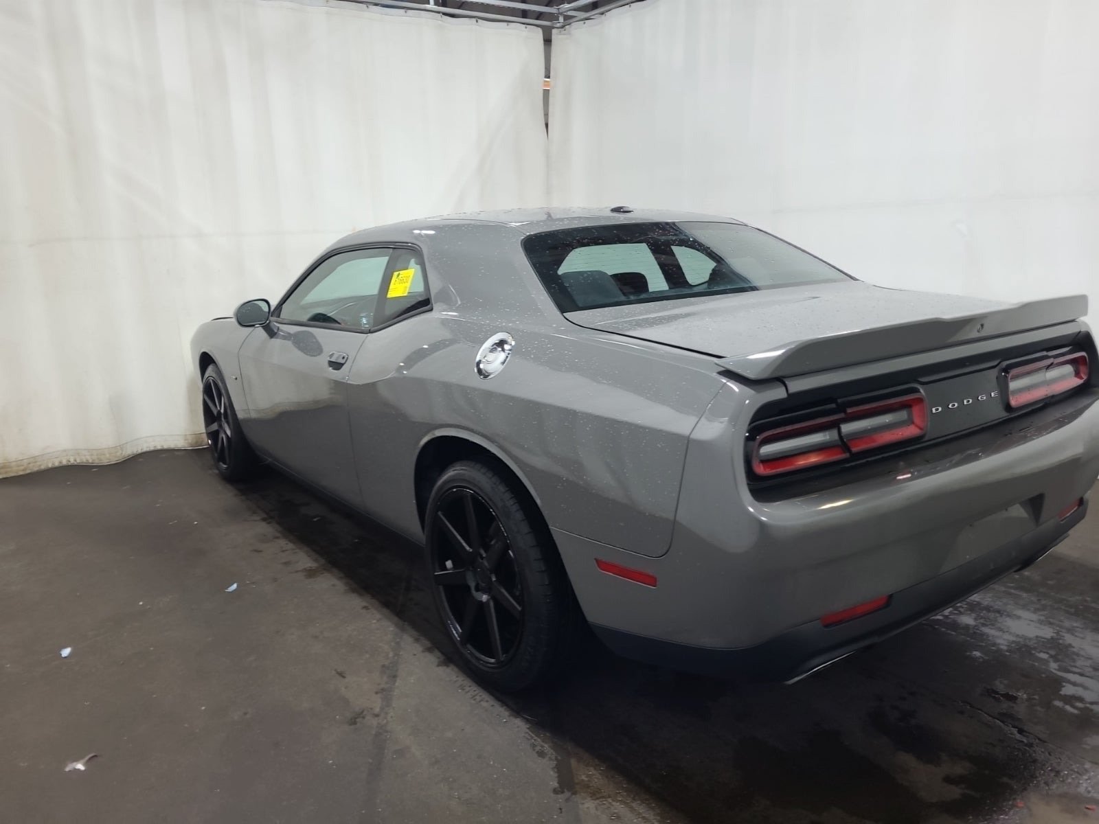 Used 2018 Dodge Challenger R/T RWD image 4
