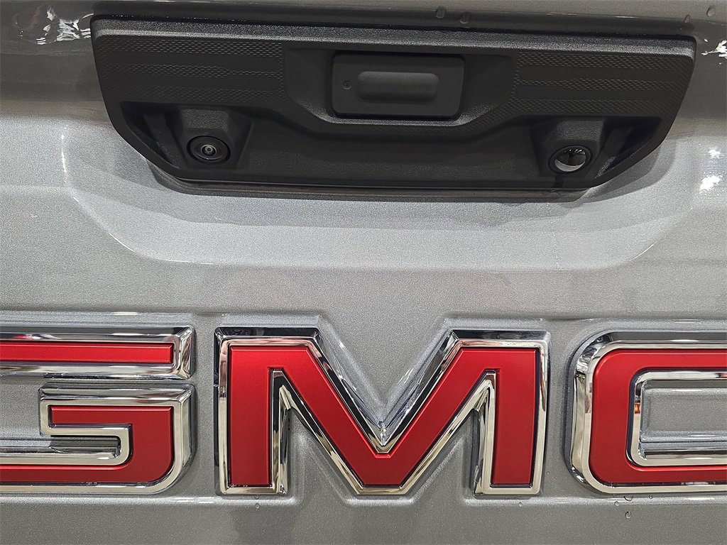 New 2026 GMC Sierra 1500 SLE image 13
