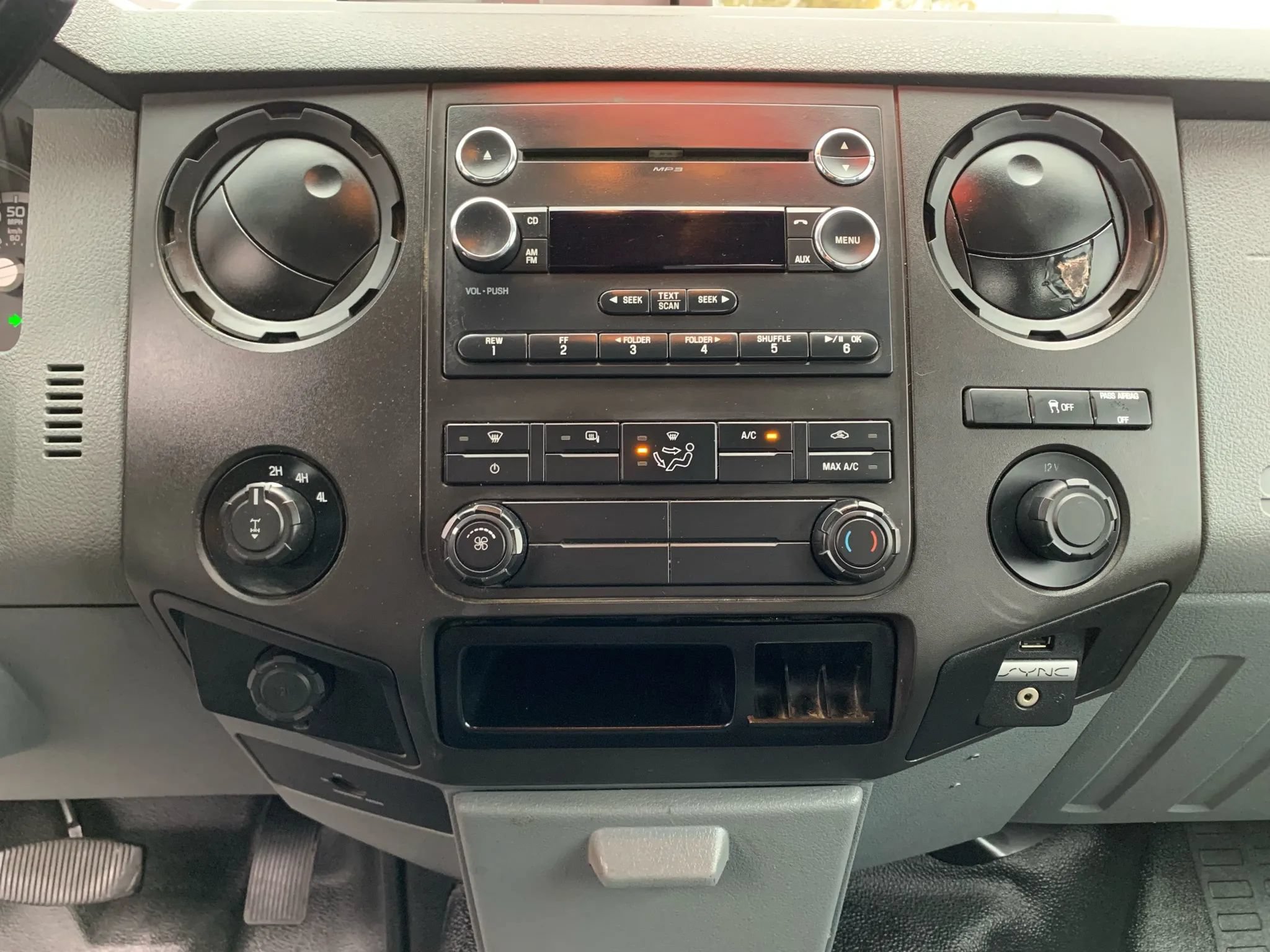 Used 2015 Ford F250 XL w/ Power Equipment Group AWD/4WD image 16