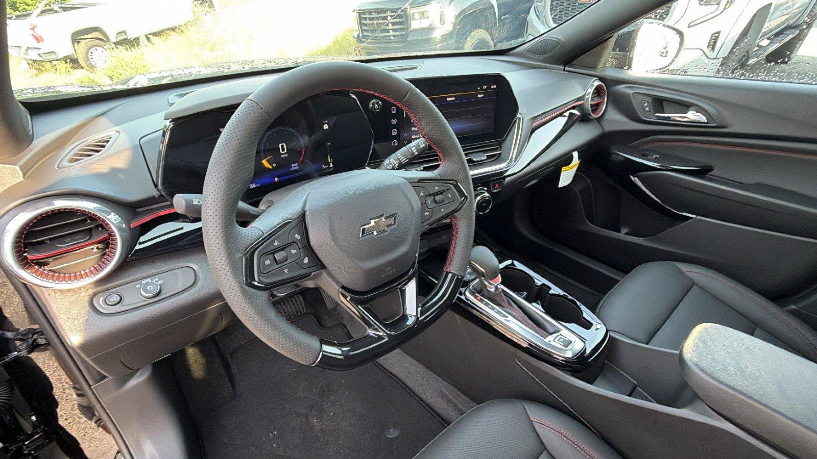New 2026 Chevrolet Trax RS w/ Sunroof Package FWD image 3
