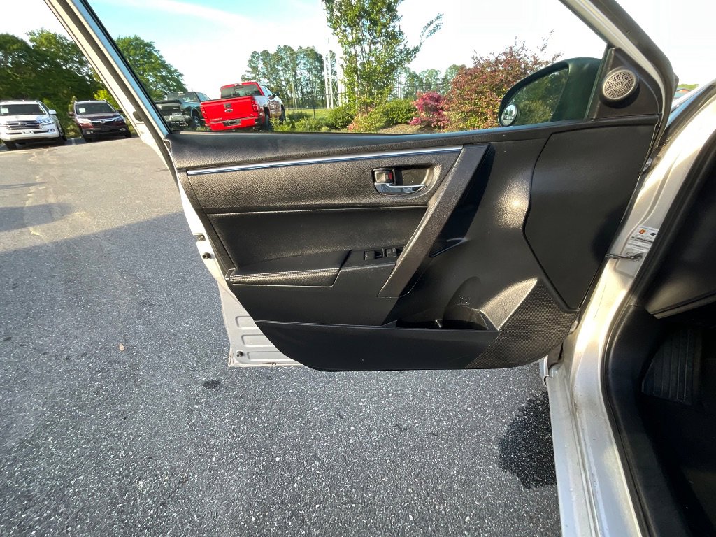 Used 2015 Toyota Corolla S FWD image 10