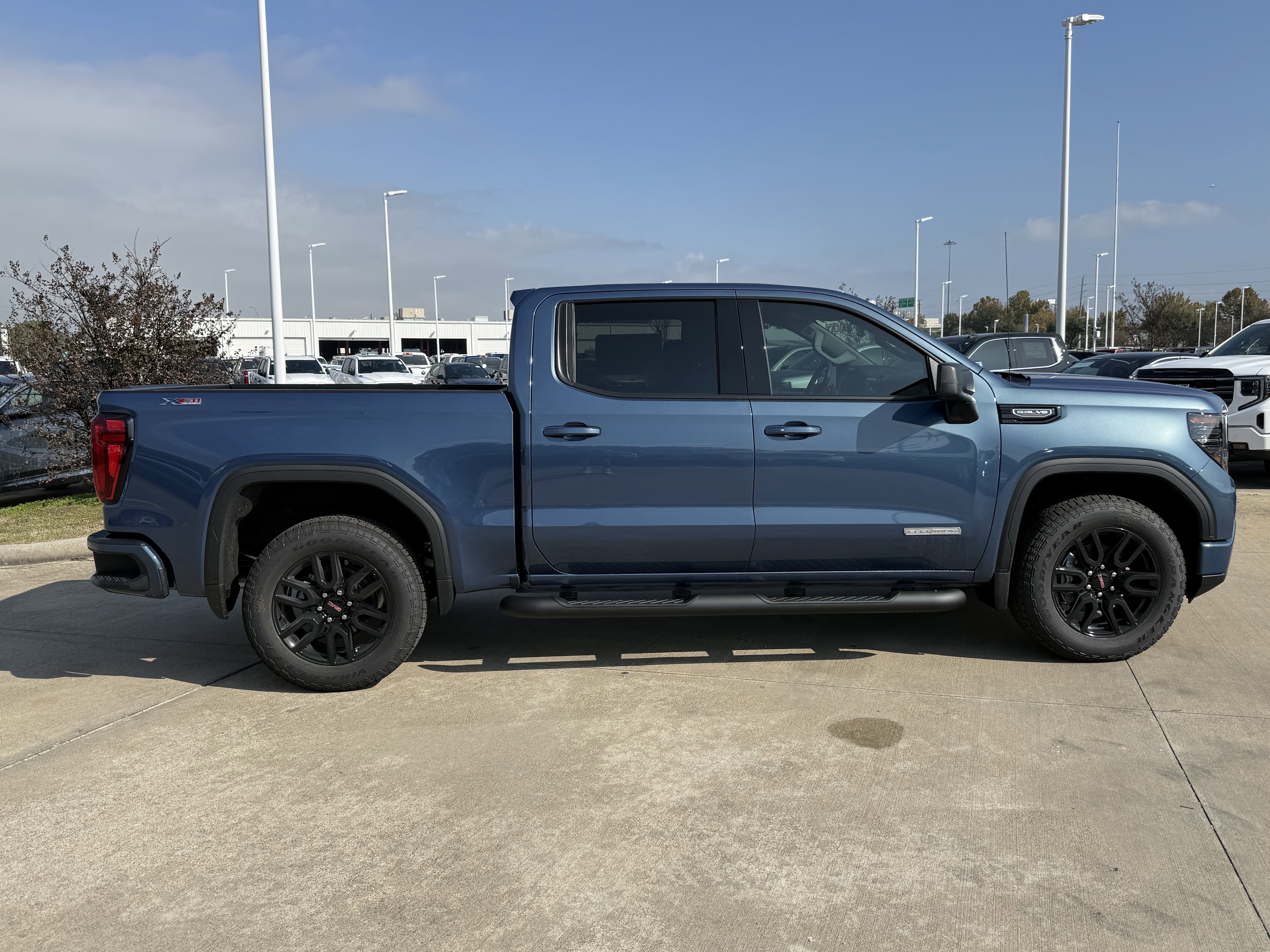 New 2026 GMC Sierra 1500 Elevation image 3