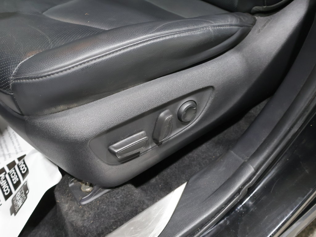 Used 2024 Toyota Highlander Limited AWD/4WD image 12