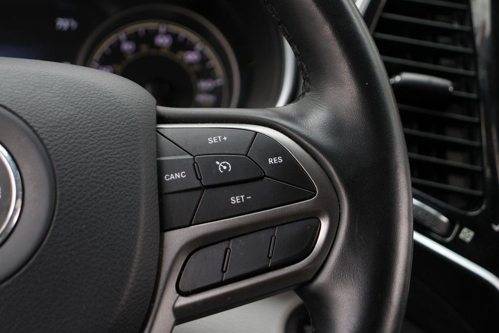 Used 2020 Jeep Cherokee Limited image 23