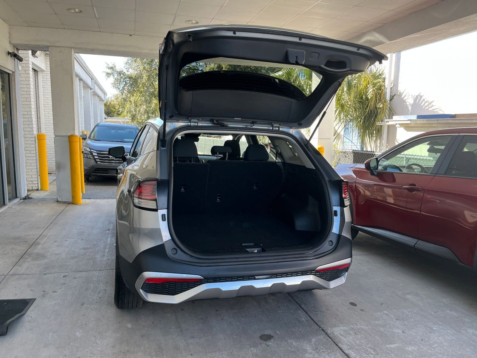 Used 2025 Kia Sportage LX image 41