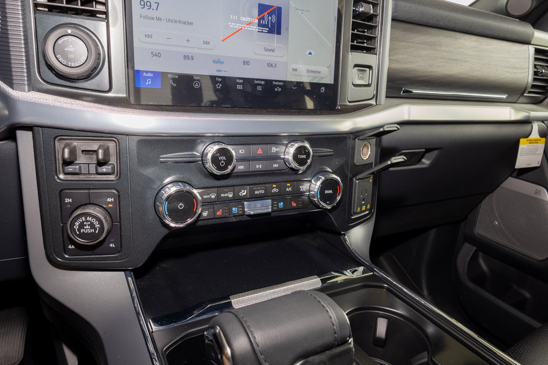 New 2025 Ford F150 Lariat w/ Equipment Group 502A High image 17