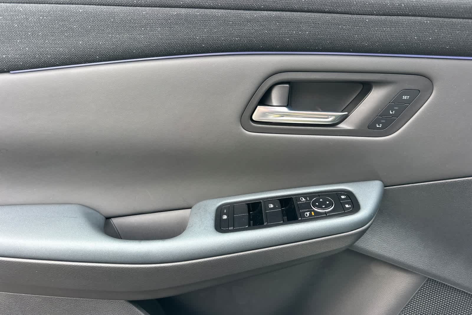 New 2026 Nissan Leaf Platinum+ FWD image 12