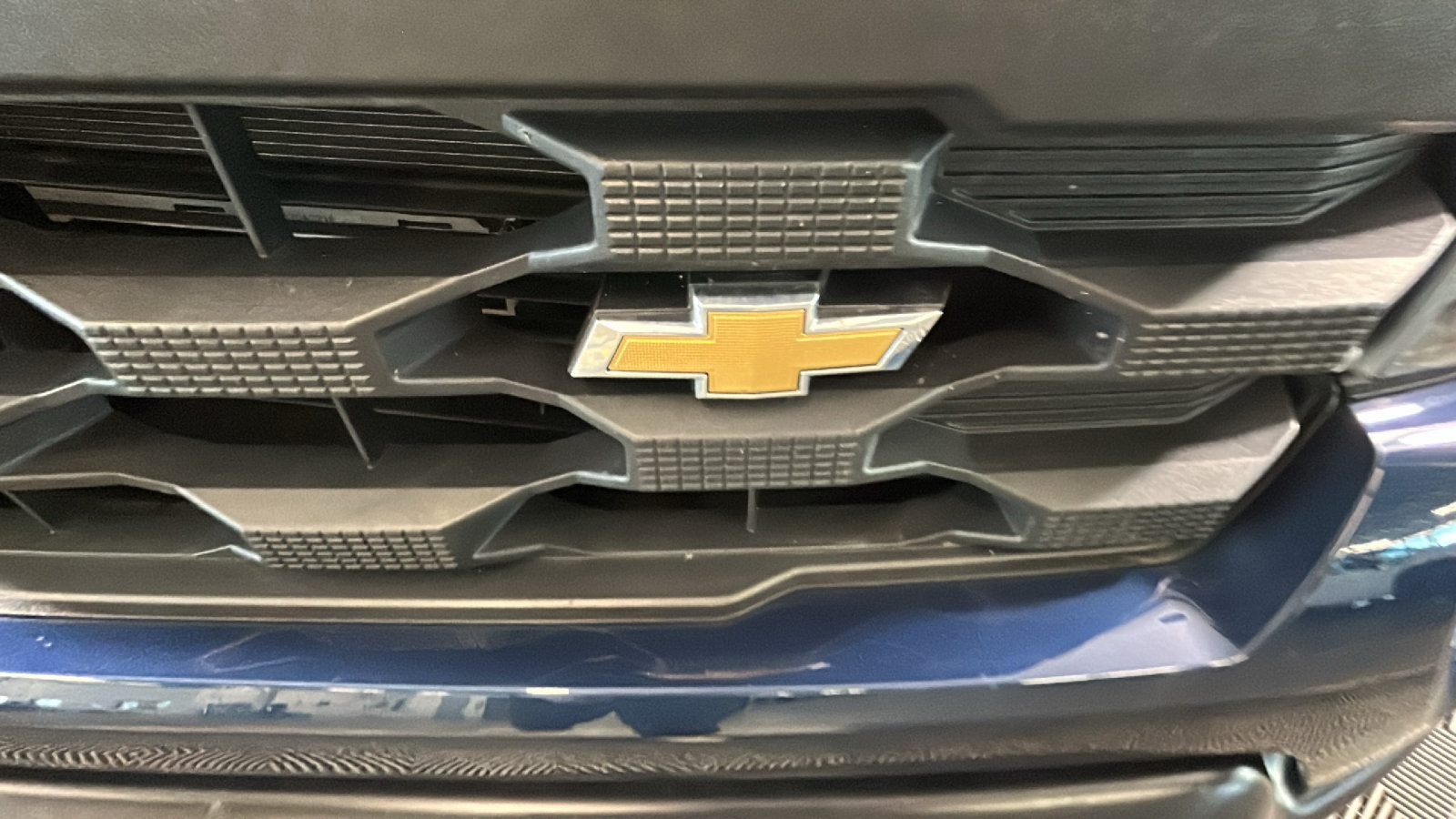 Used 2022 Chevrolet Silverado 1500 W/T w/ WT Value Package AWD/4WD image 9