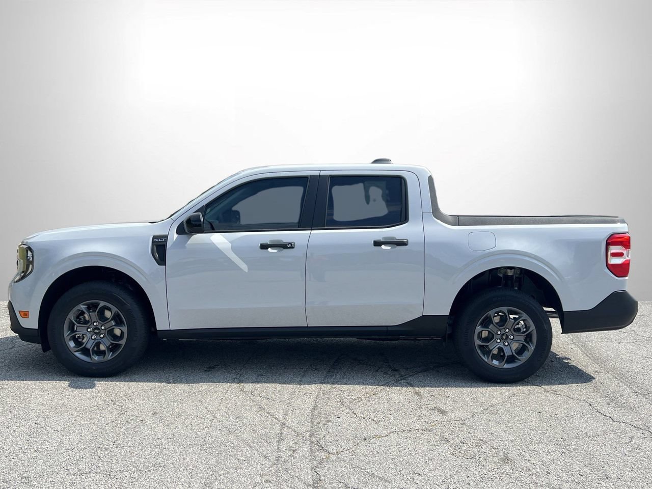 New 2025 Ford Maverick XLT w/ XLT Luxury Package FWD image 25
