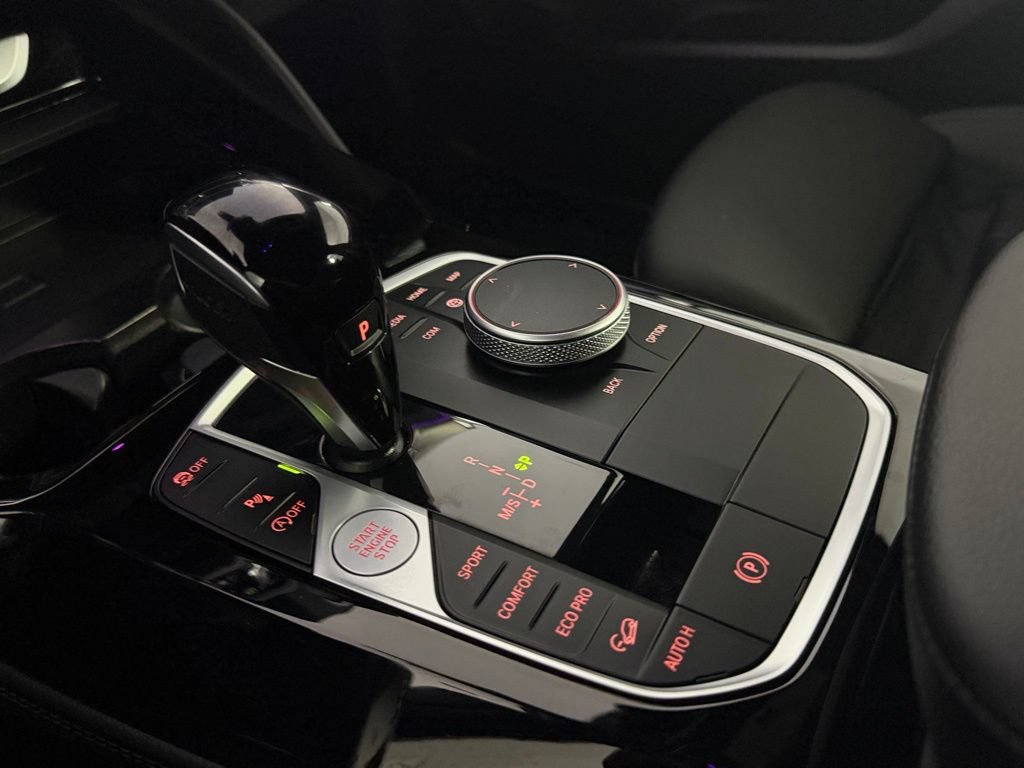 Used 2025 BMW X4 xDrive30i AWD/4WD image 18