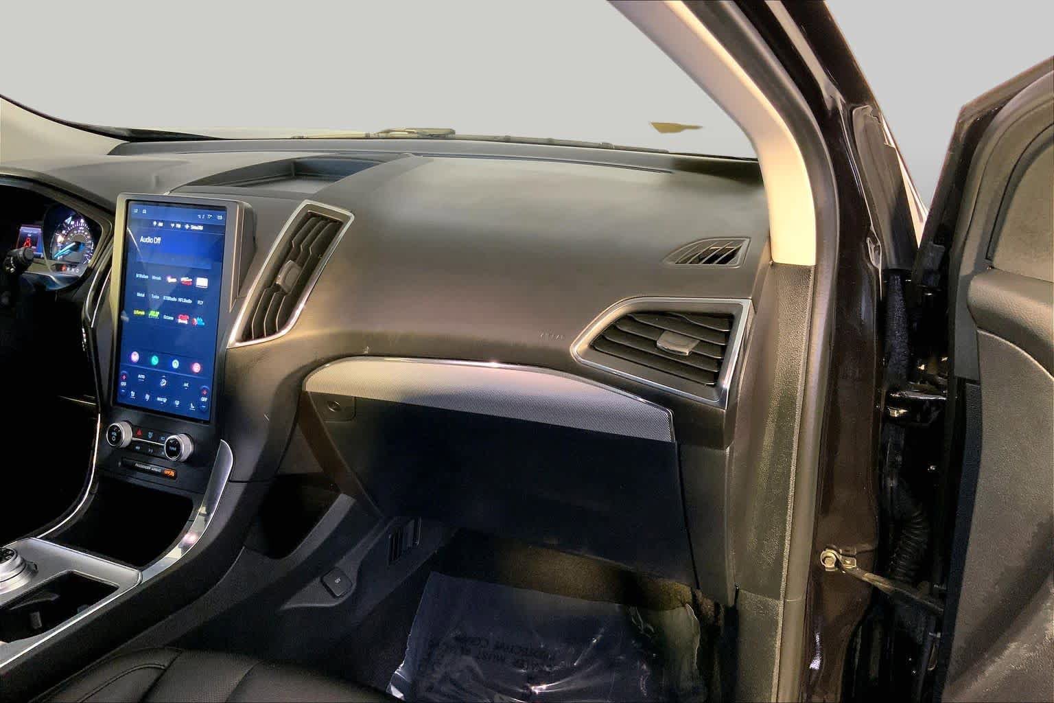 Used 2022 Ford Edge Titanium w/ Equipment Group 301A AWD/4WD image 19