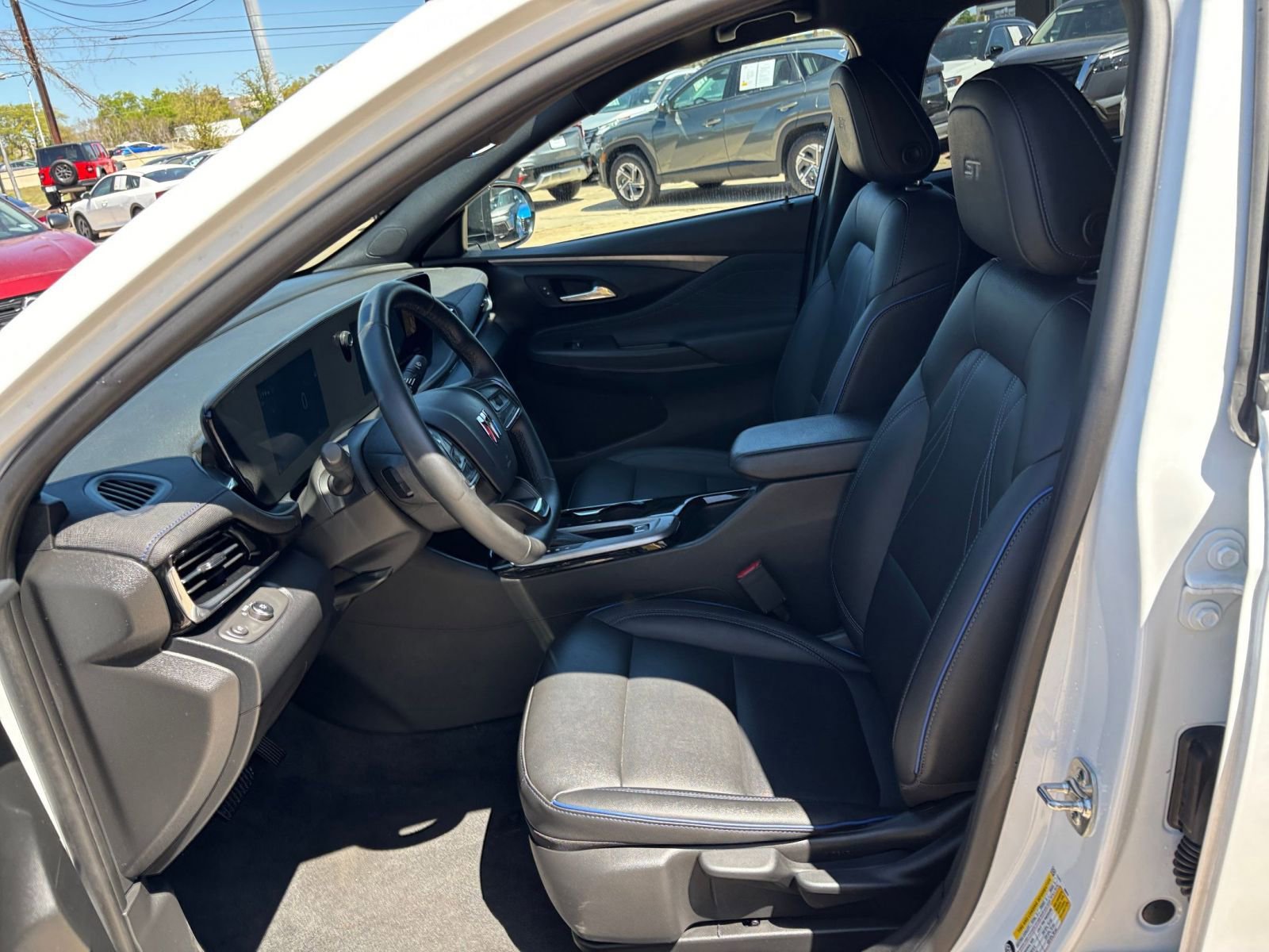 Used 2025 Buick Envista Sport Touring FWD image 25