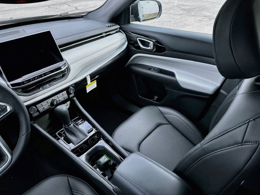 New 2026 Jeep Compass Limited AWD/4WD image 28