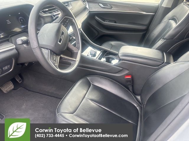 Used 2023 Jeep Grand Cherokee L Limited image 41