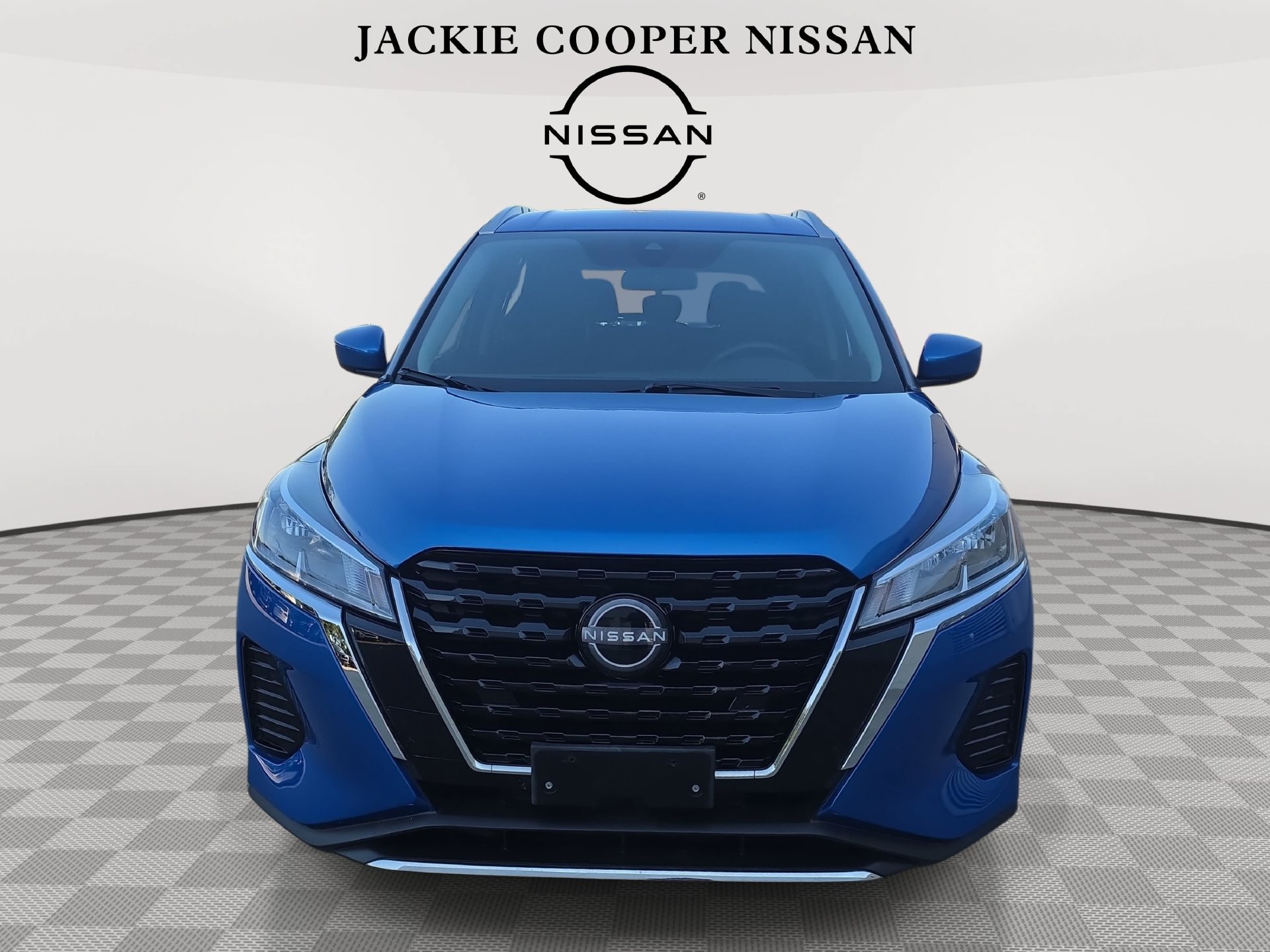 Used 2023 Nissan Kicks SV FWD image 2